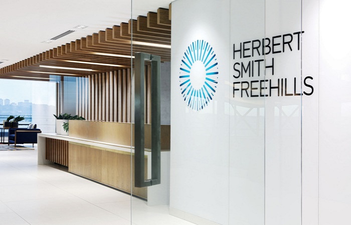 Herbert Smith Freehills splits employee bonuses for 2019/2020