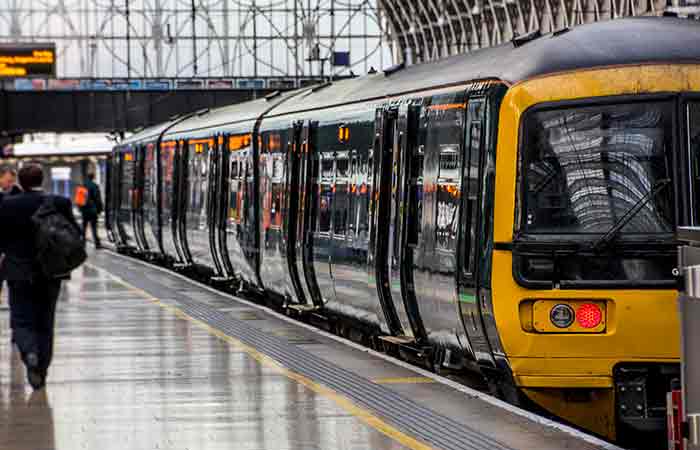 Rail workers pay deal